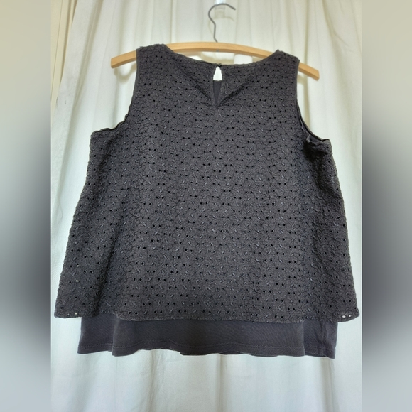LOFT Black Sleeveless Eyelet swing top – US Womens Petite Medium - Picture 3 of 6